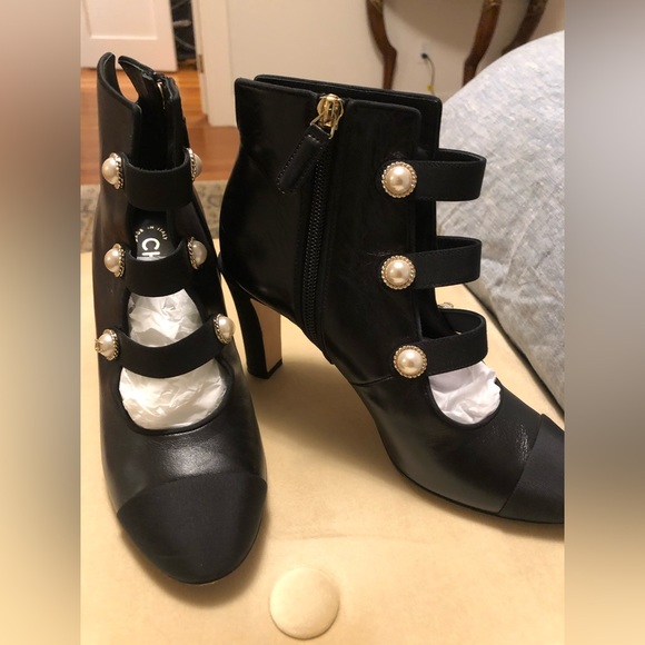Chanel Leather Ankle Boots Cap Toe - Picture 5 of 14
